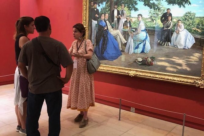 1:30 hours tour of Louvre museum - Nike of Samothrace adds drama to the route
