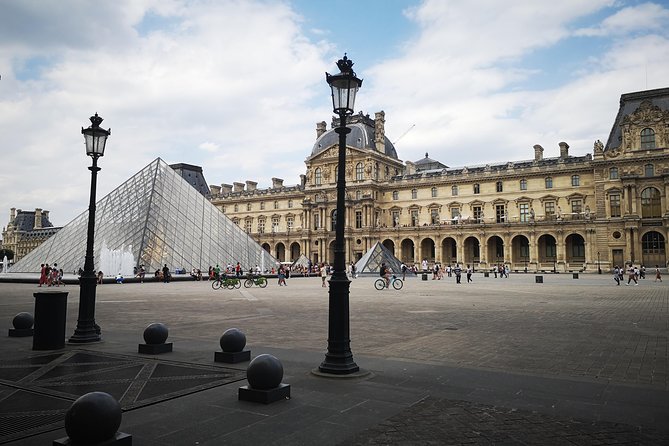 1 Day in Paris: Eiffel Tower, Cruise, City Tour, and Louvre - The guide can shape the whole day