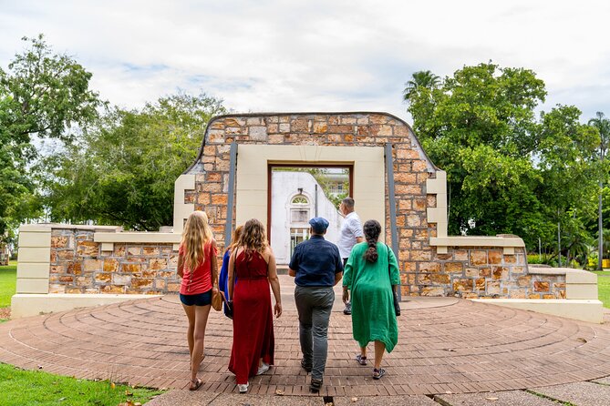 3 Hour Outback Gourmet Food and Aboriginal Art Tour - Darwin street art in Austin Lane and West Lane