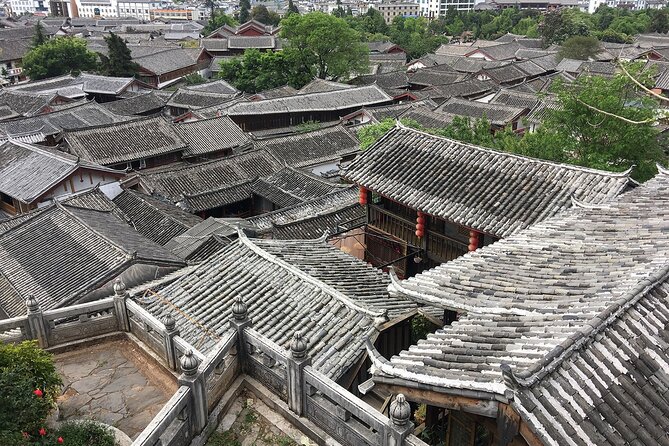 8-Day Private Yunnan Tour to Kunming, Dali, Lijiang and Shangri-La - Lijiang explains Naxi culture through villages and museums