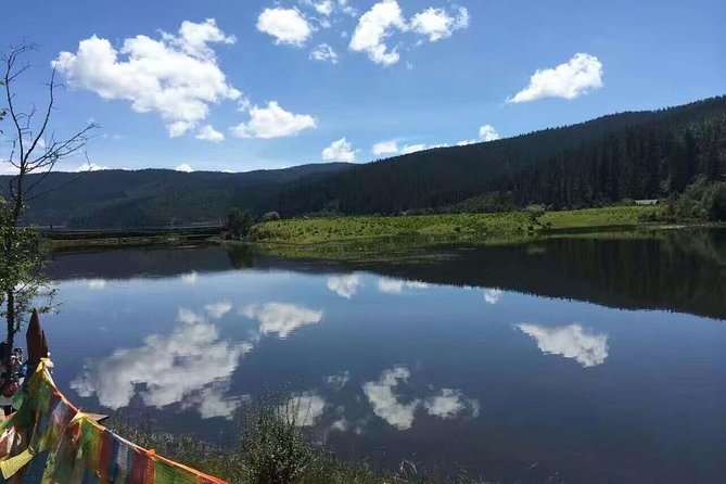 8-Day Private Yunnan Tour to Kunming, Dali, Lijiang and Shangri-La - Songzanlin Temple and Potatso bring the highest altitude