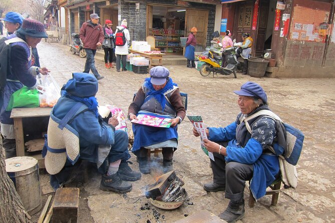 8-Day Private Yunnan Tour to Kunming, Dali, Lijiang and Shangri-La - Kunming begins with temples, gulls, and a real market