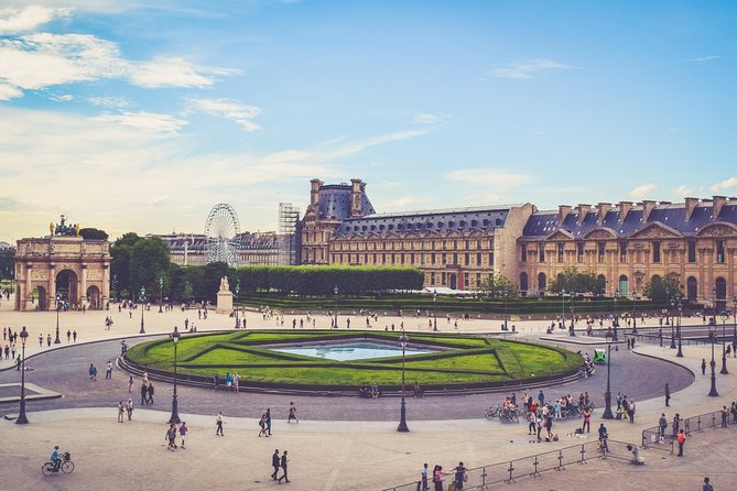 A Private Curated Journey Through the Louvre - Price, party size, and value