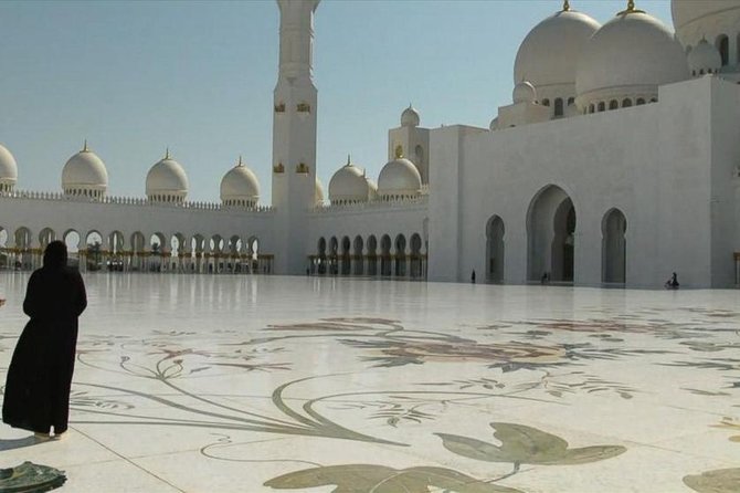 Abu Dhabi City Tour, Emirates Palace, Grand Mosque, Louvre Museum - Emirates Heritage Village adds a traditional contrast