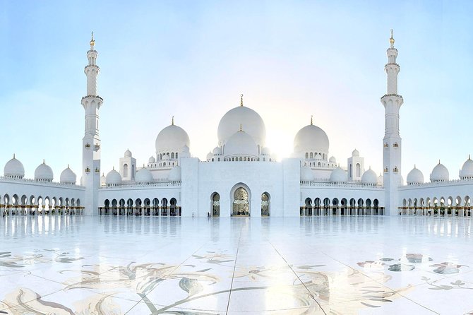 Abu Dhabi City Tour, Emirates Palace, Grand Mosque, Louvre Museum - Sheikh Zayed Grand Mosque: give this stop your attention