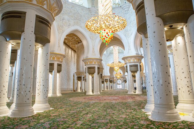 Abu Dhabi City Tour: Grand Mosque, Palace, Souk, Louvre & Ferrari - A private Abu Dhabi day from Dubai