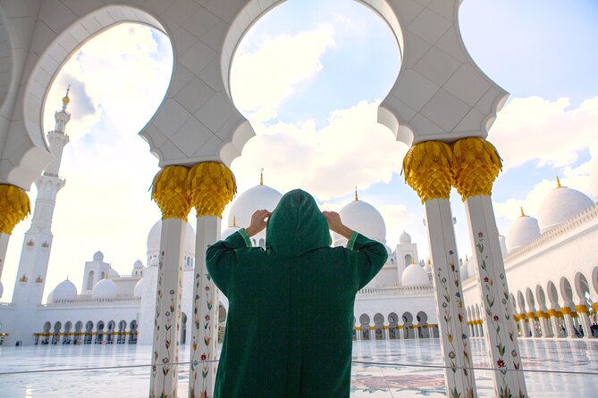Abu Dhabi City Tour: Grand Mosque, Palace, Souk, Louvre & Ferrari - Sheikh Zayed Grand Mosque: allow the full 90 minutes