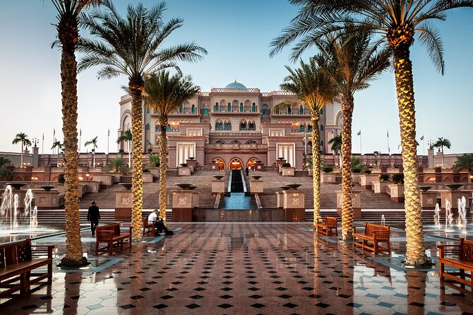 Abu Dhabi city tour with Entry ticket to Louvre Museum from Abu Dhabi - The dates market: a short cultural stop