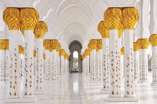 Abu Dhabi city tour with Entry ticket to Louvre Museum from Abu Dhabi - Sheikh Zayed Grand Mosque: the day’s essential visit