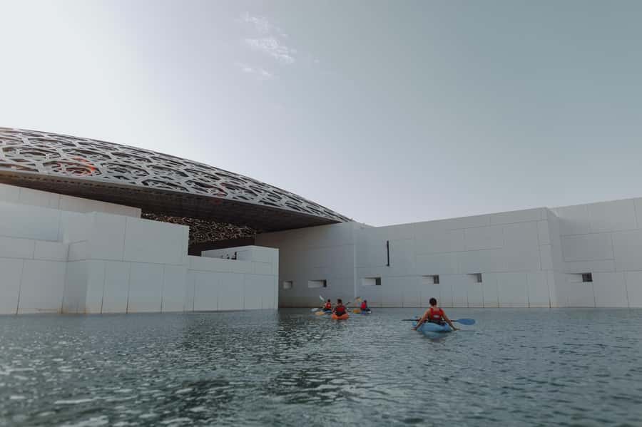 Abu Dhabi: Guided Kayak Tour around Louvre - Choosing between sunrise, morning, and sunset