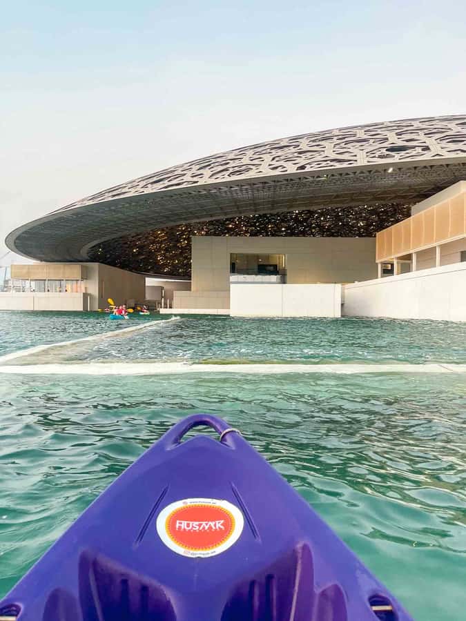 Abu Dhabi: Guided Kayak Tour around Louvre - The guide makes the difference