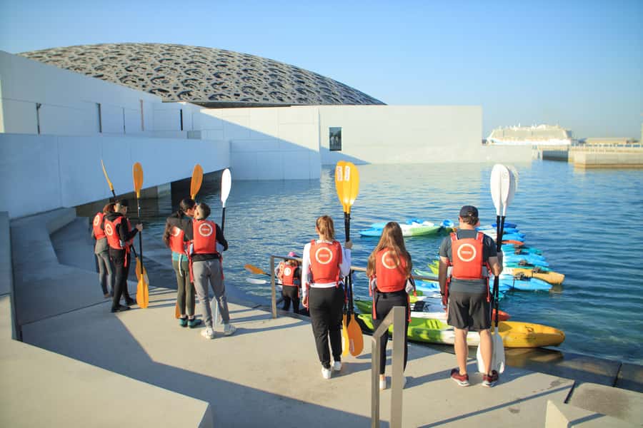 Abu Dhabi: Guided Kayak Tour around Louvre - Pairing the kayak tour with the Louvre museum