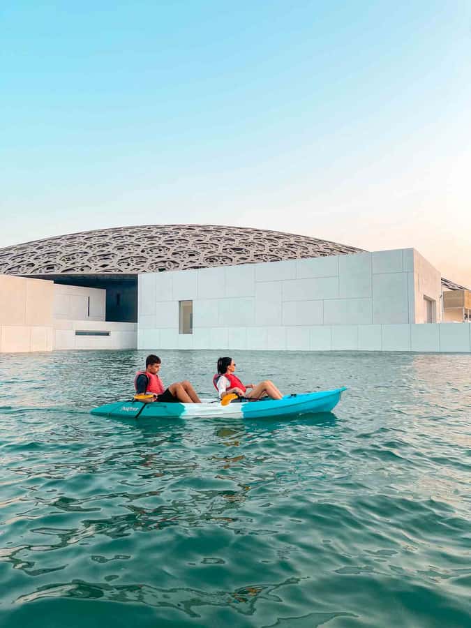 Abu Dhabi: Guided Kayak Tour around Louvre - What happens from the meeting point to the water