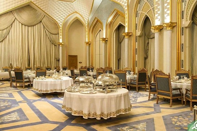 Abu Dhabi Sheikh Zayed Grand Mosque, Louvre, Qasr Al Watan Palace - Louvre Abu Dhabi: two hours beneath the great dome