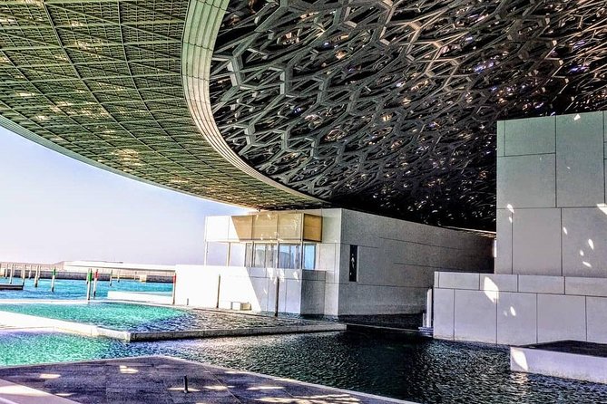 Abu Dhabi Sheikh zayed Mosque with Lunch, Louvre & Qasr Al Watan Palace - Lunch between Abu Dhabi’s major sights