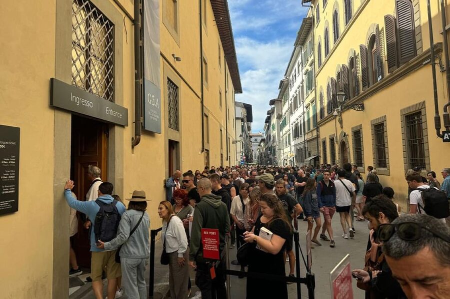 Accademia Gallery Priority Entry Ticket with e-Book - Seeing Michelangelo’s David in person