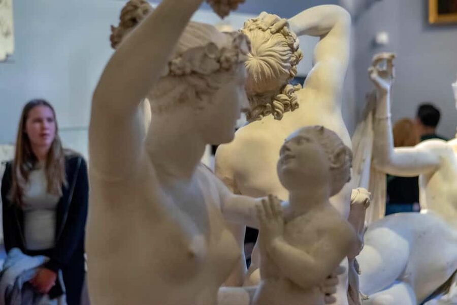 Accademia & Michelangelo's David Private Tour - Meeting the guide on Via Ricasoli