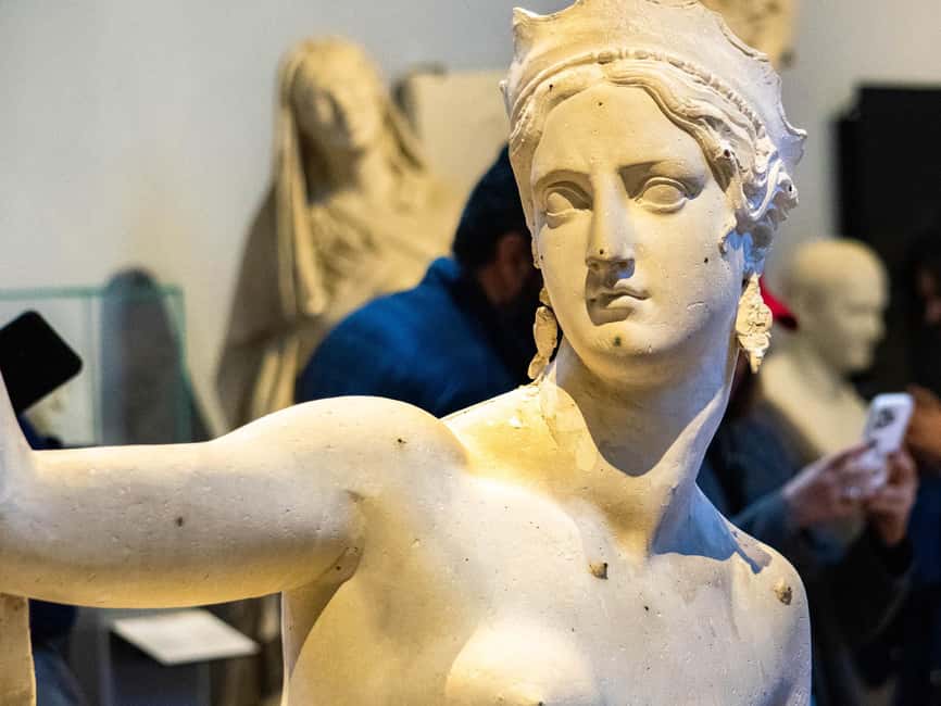 Accademia & Michelangelo's David Private Tour - Entering the Accademia after the security check