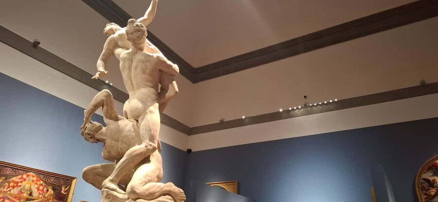 Accademia Timed-entry Ticket & Mobile APP Guided Tour - Entering the Accademia with a reserved ticket