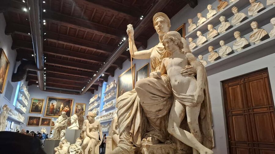 Accademia Timed-entry Ticket & Mobile APP Guided Tour - A visit shaped around your own pace