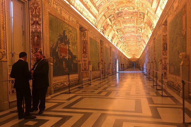 Alone in the Vatican Museums VIP Early Entry Tour with Key Master - Raphael’s private apartments in 20 quiet minutes