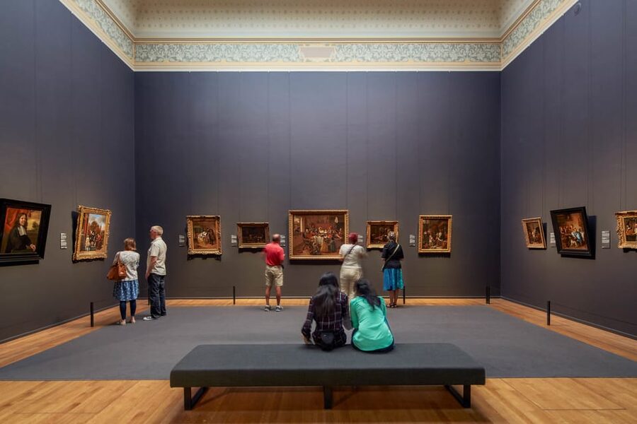Amsterdam: Combo Rijksmuseum & Hop-On Hop-Off Bus - The green line changes with the calendar