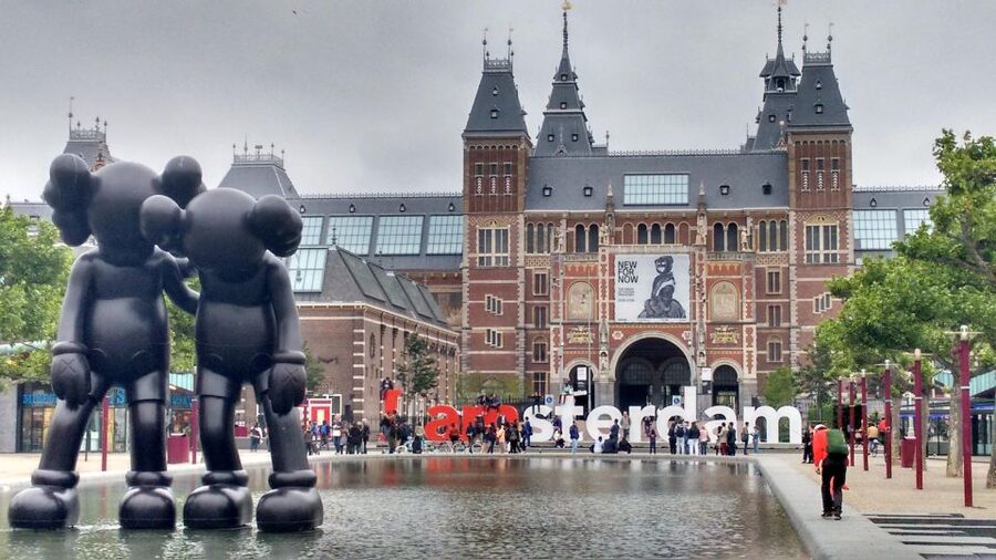 Amsterdam: Rijksmuseum Private Guided Tour - Meeting at the Cobra Cafe and entering the museum