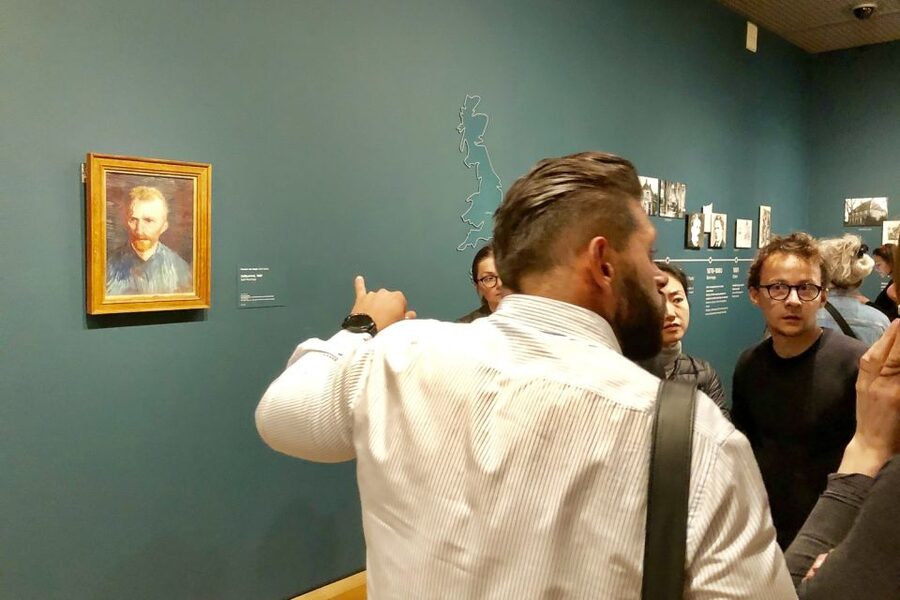 Amsterdam: Van Gogh Museum Masterpieces Tour up to 8 guests - Why the Van Gogh Museum works best with a guide
