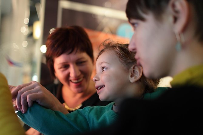 Amsterdam Van Gogh Museum Private Tour for Kids & Families - Key points for families