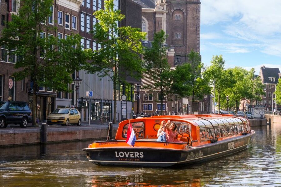 Amsterdam: Van Gogh Museum Ticket & Canal Cruise - Taking the one-hour canal cruise