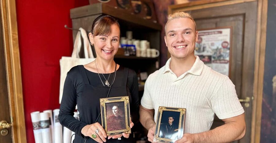 Amsterdam: Van Gogh or Rembrandt AI Portrait Photo Souvenir - The 20-minute process, from pose to print