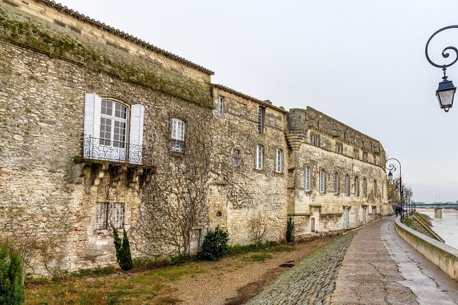 Arles Vincent Van Gogh Self Guided Walking Tour with an APP - Rue Voltaire and the everyday streets of Arles