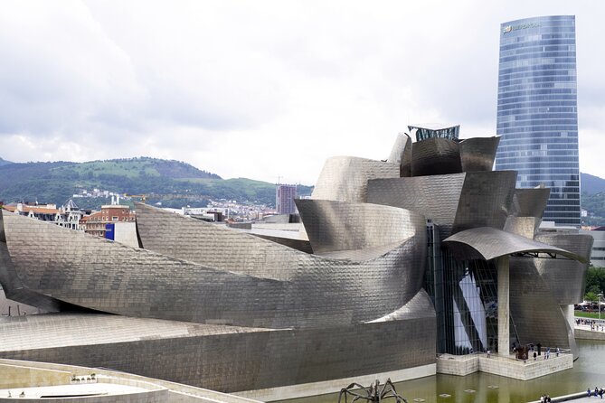 Artist-Guided Tour of the Guggenheim Museum - Maman and Puppy make the outdoor visit memorable