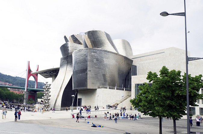 Artist-Guided Tour of the Guggenheim Museum - Rothko, de Kooning, and Warhol bring the collection indoors