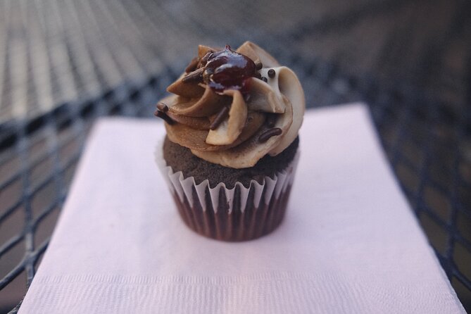 Back Bay Chocolate and Art Galleries Tour - Food restrictions and practical details
