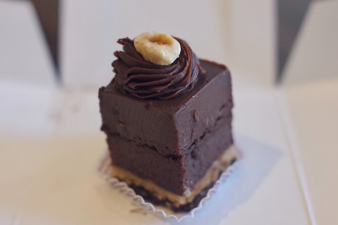 Back Bay Chocolate and Art Galleries Tour - Newbury Street brings the tour to life