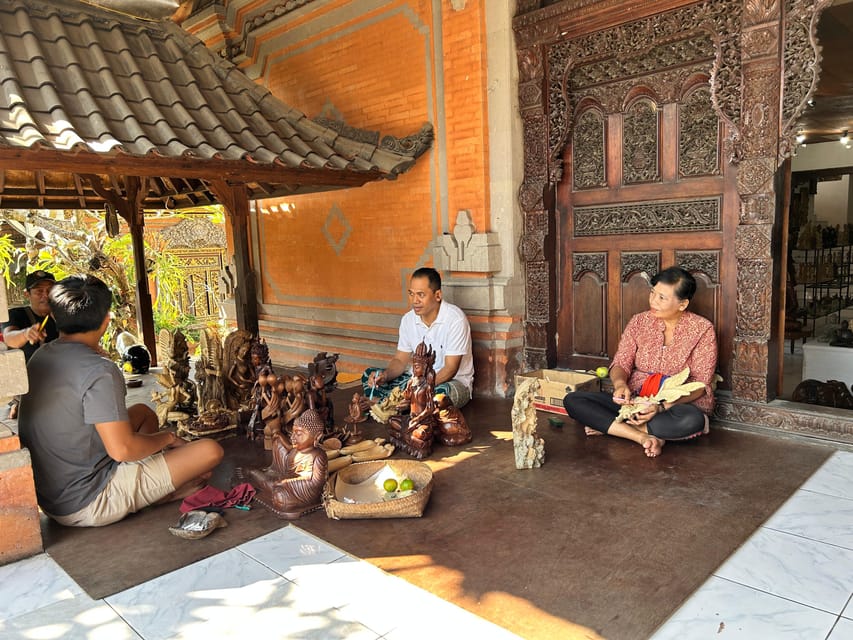 Bali: HIGHLIGHTS OF BALINESE ART TOUR - Mas Village near Ubud: wood carving in a 90-minute visit