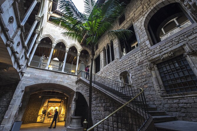 Barcelona and Picasso Museum Tour - What the guide adds to the museum visit