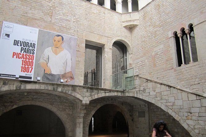 Barcelona Art and Tapas Small Group Walking Tour with Picasso Museum - Plaça Reial and the opening stories