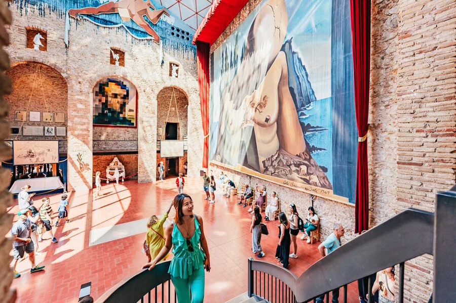 Barcelona: Dali Museum, House and Cadaques Guided Tour - Why this Dalí day trip is more than a museum visit