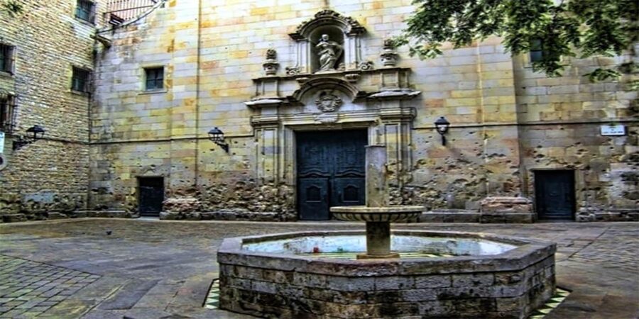 Barcelona: Gothic Quarter & Picasso Museum Private Tour - Key points at a glance