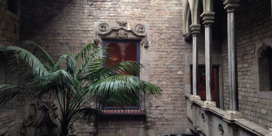 Barcelona: Gothic Quarter & Picasso Museum Private Tour - Picasso before the museum