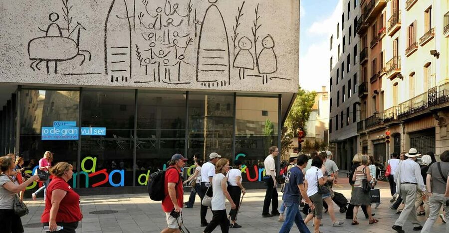 Barcelona: Picasso Walking Tour with Picasso Museum Tickets - Sculpture and ceramics beyond the canvas