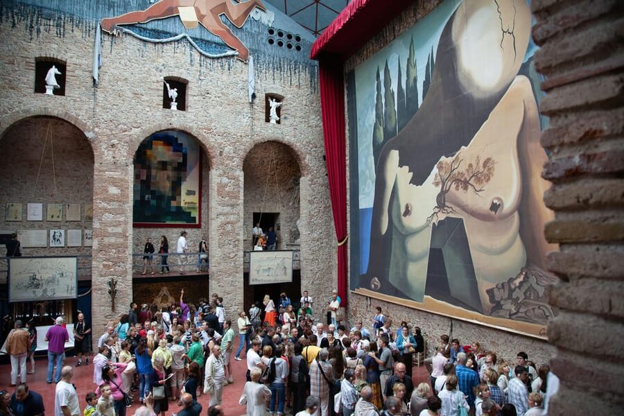 Barcelona: Private Dali's museum & birthplace house visit - Who will enjoy this seven-hour outing?
