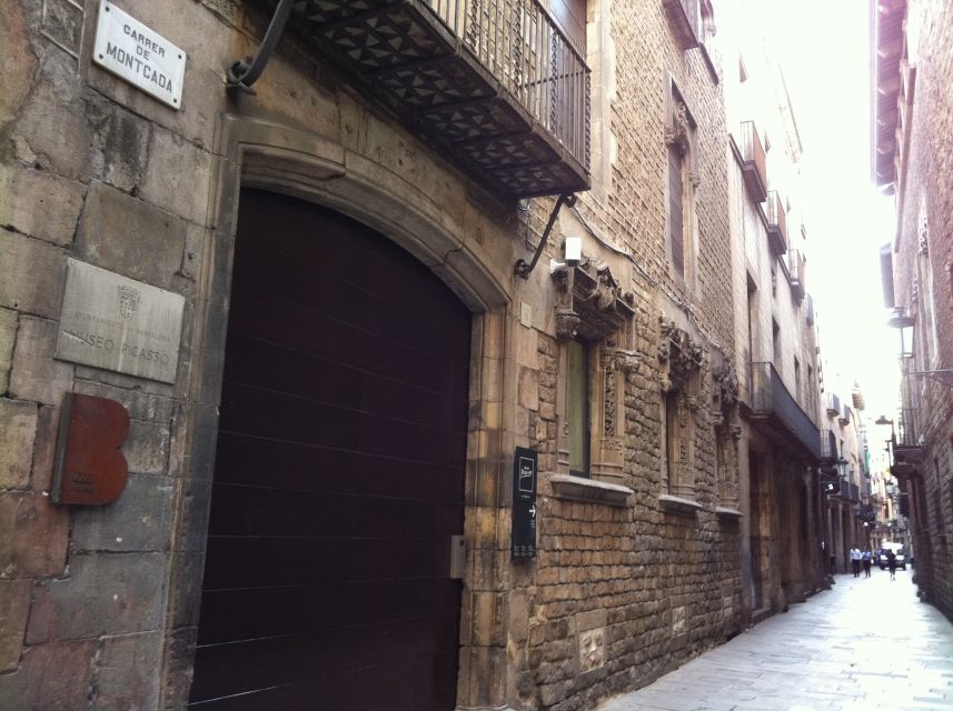 Barcelona: Private Picasso Experience - Starting at 7 Portes and Casa Llotja de Mar