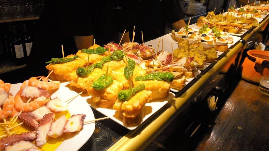 Barcelona: Tapas & Picasso Museum Guided Walking Tour - Key things to know before booking