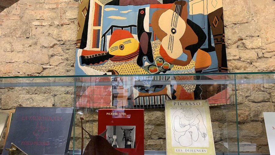 Barcelona: Tapas & Picasso Museum Guided Walking Tour - What the small group changes