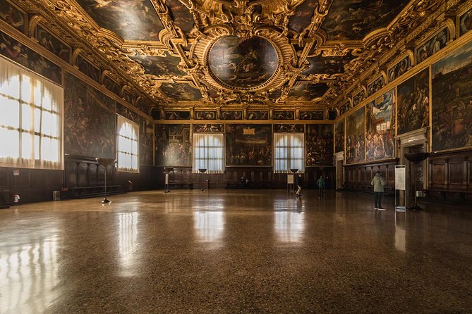 Basilica, Doge's Palace, History Gallery & Bell Tower Option - Guides can make or break the morning