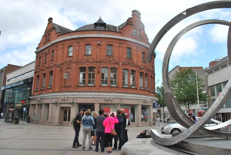 Belfast: Best of Belfast History, Culture & Art Walking Tour - Legends and the people behind the city