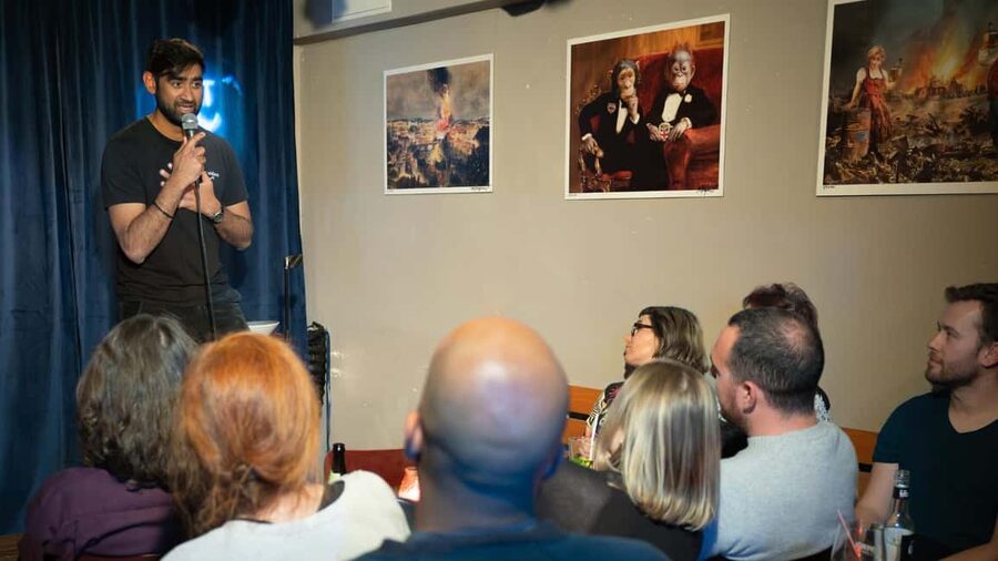 Berlin: Comedy in an Art Gallery (Mitte) - Key points to know before booking